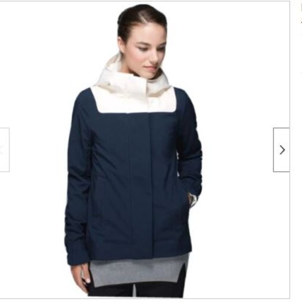 Lululemon Studio Softshell Hooded Jacket Inkwell/Angel Wing Size 4-6